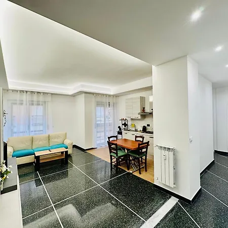 3 Bedrooms, Balcony 10 Min Historic Center דירה *