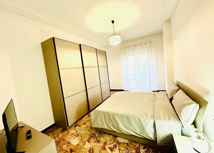 3 Bedrooms, Balcony 10 Min Historic Center ジェノヴァ