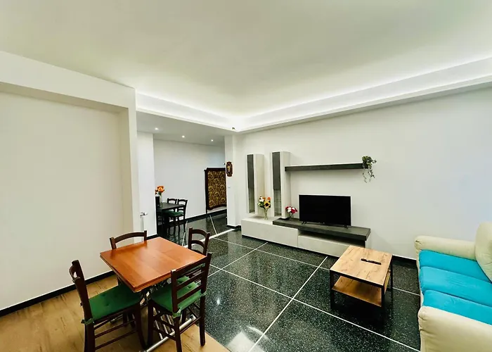 3 Bedrooms, Balcony 10 Min Historic Center アパート