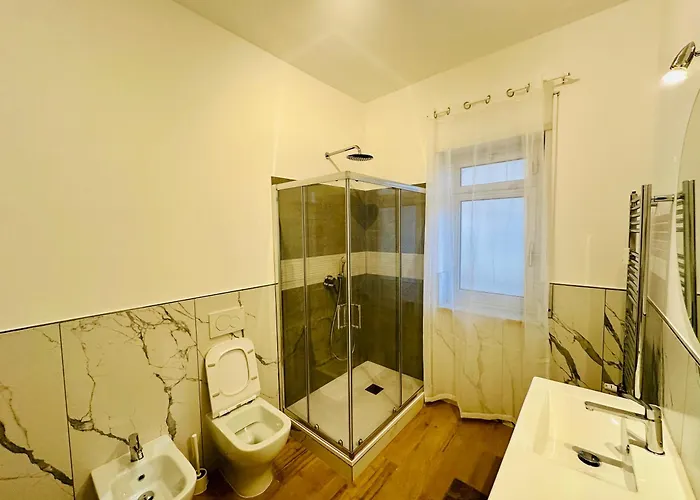 アパート 3 Bedrooms, Balcony 10 Min Historic Center