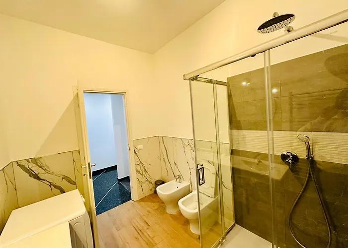 3 Bedrooms, Balcony 10 Min Historic Center ジェノヴァ