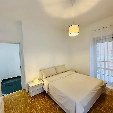 3 Bedrooms, Balcony 10 Min Historic Center *