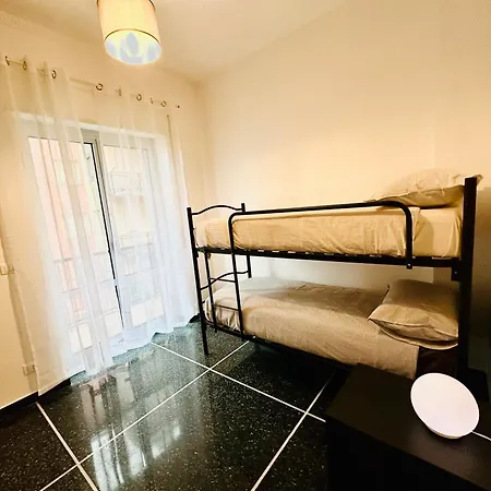 3 Bedrooms, Balcony 10 Min Historic Center Cenova