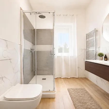 3 Bedrooms, Balcony 10 Min Historic Center * Génova