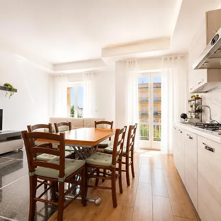 3 Bedrooms, Balcony 10 Min Historic Center Génova