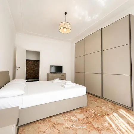 3 Bedrooms, Balcony 10 Min Historic Center Apartamento