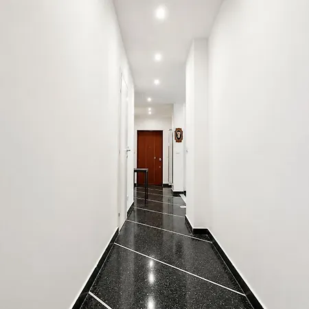 3 Bedrooms, Balcony 10 Min Historic Center *