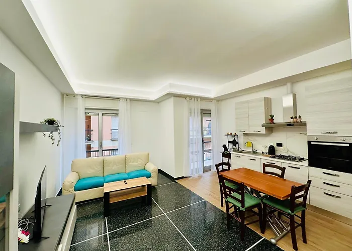 3 Bedrooms, Balcony 10 Min Historic Center Daire Cenova