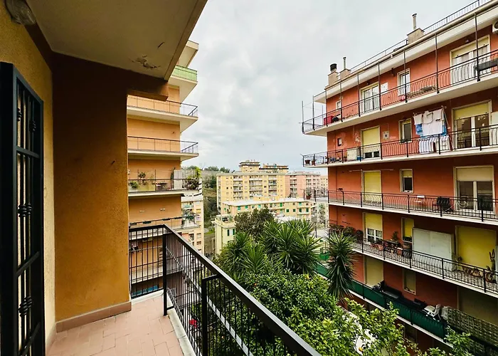 3 Bedrooms, Balcony 10 Min Historic Center Daire Cenova
