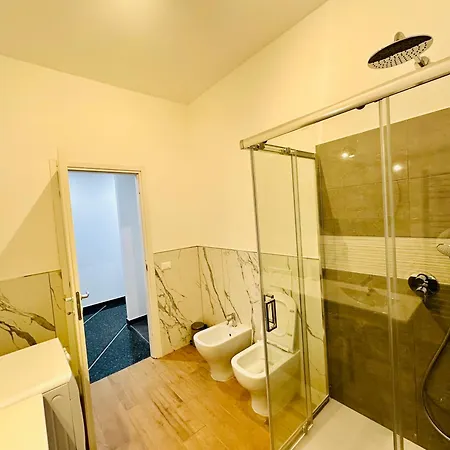 3 Bedrooms, Balcony 10 Min Historic Center Genova