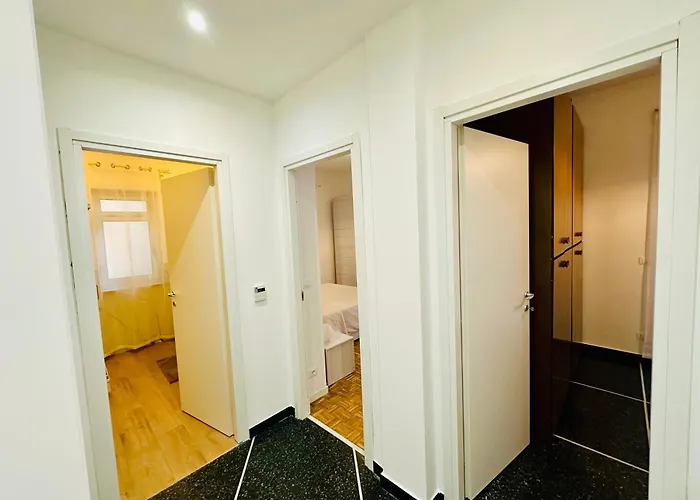 3 Bedrooms, Balcony 10 Min Historic Center Apartmán Janov