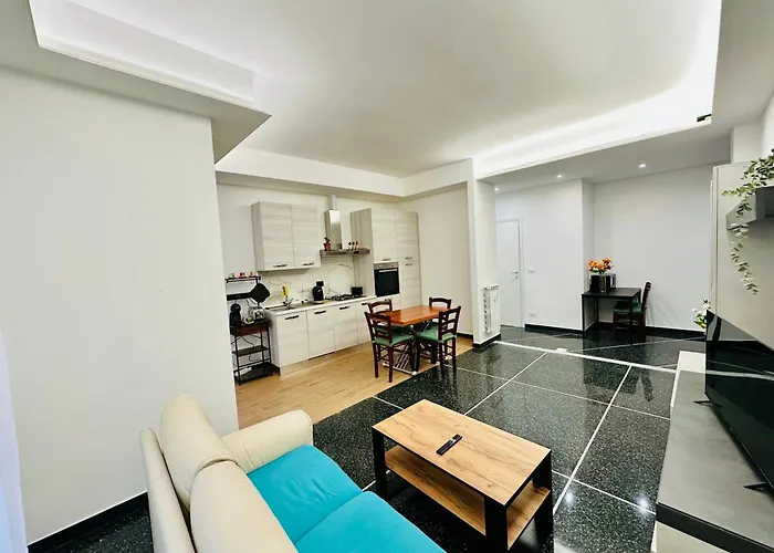 3 Bedrooms, Balcony 10 Min Historic Center * Janov