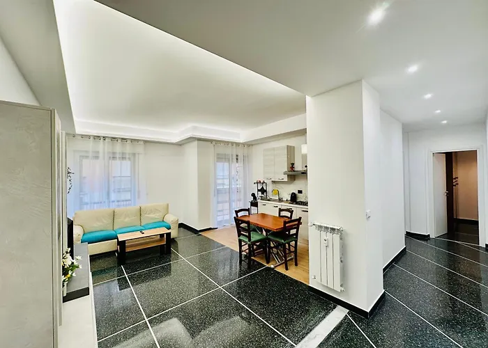 3 Bedrooms, Balcony 10 Min Historic Center Apartmán *
