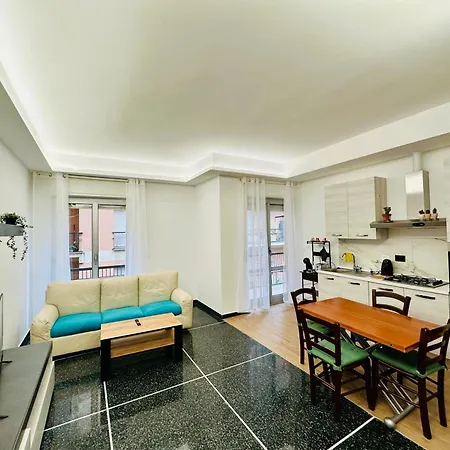3 Bedrooms, Balcony 10 Min Historic Center Διαμέρισμα Γένοβα